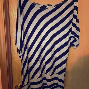 Sz 2x Batwing style banded top